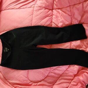 NIKE CROP LEGGING SIZE XS PRELOVED (PILLING)